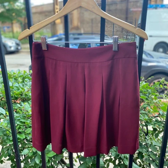 banana republic pleated mini skirt - Picture 3 of 3